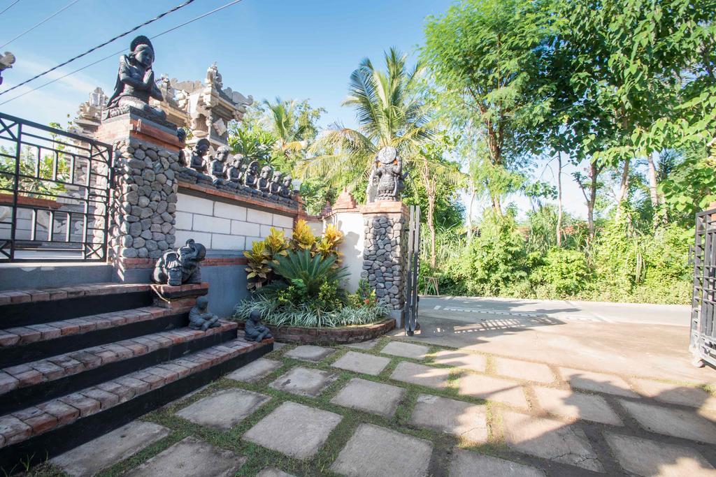 Hobbit'S House Homestay Banyuwedang Exterior foto