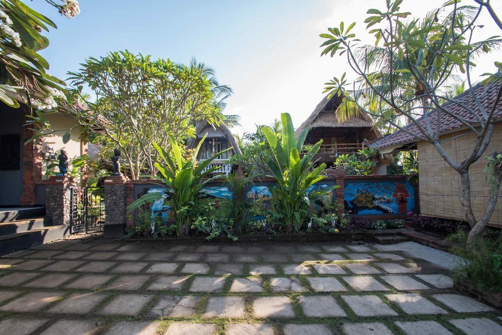 Hobbit'S House Homestay Banyuwedang Exterior foto