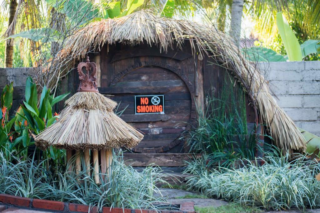 Hobbit'S House Homestay Banyuwedang Exterior foto