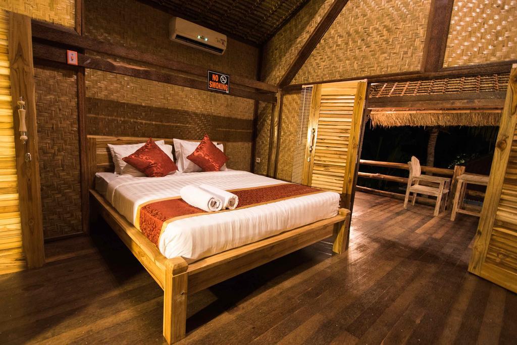 Hobbit'S House Homestay Banyuwedang Exterior foto