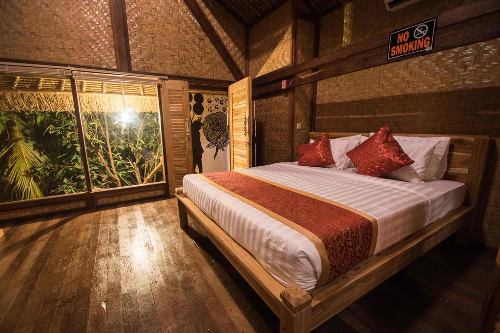 Hobbit'S House Homestay Banyuwedang Exterior foto