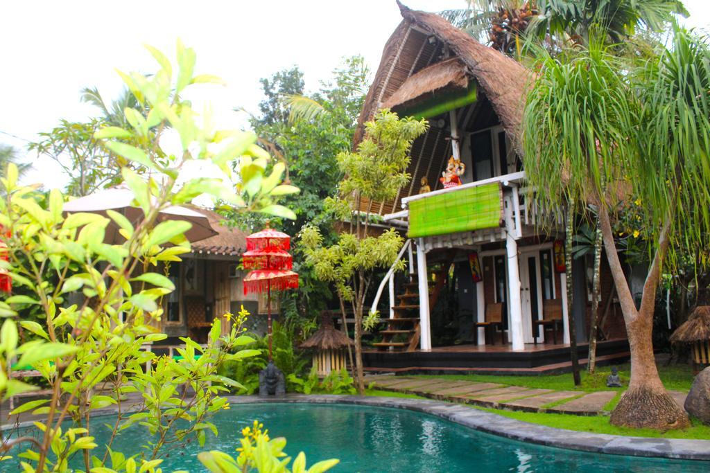 Hobbit'S House Homestay Banyuwedang Exterior foto