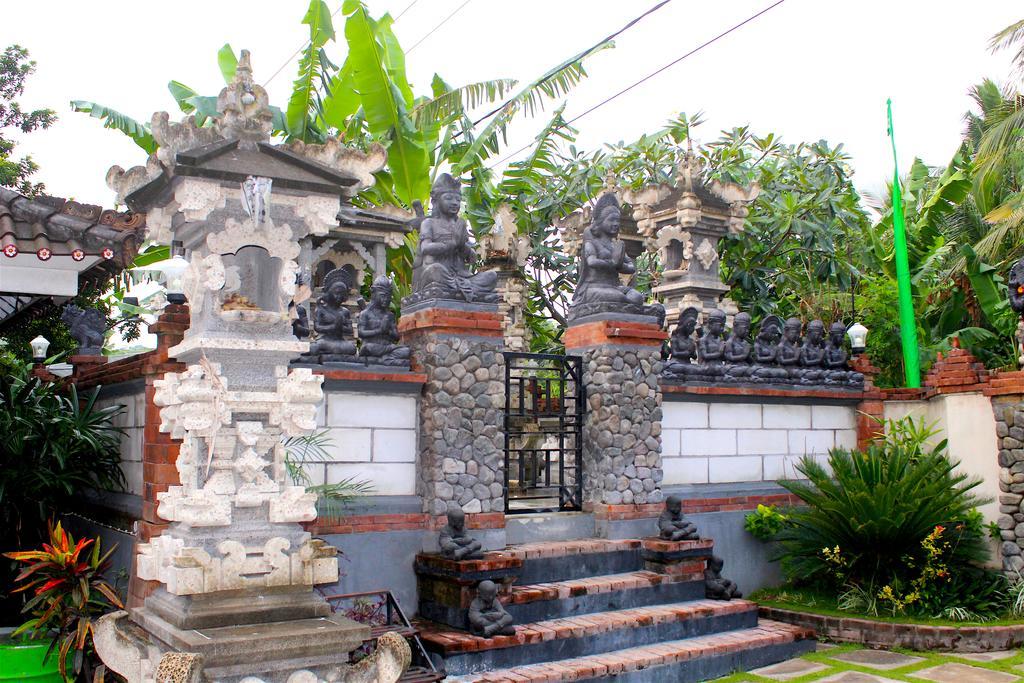 Hobbit'S House Homestay Banyuwedang Exterior foto