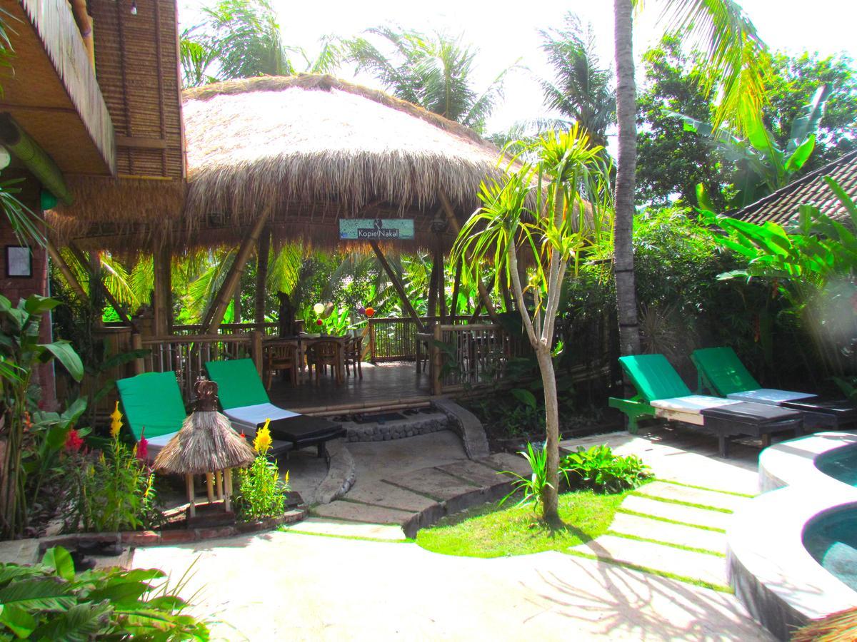 Hobbit'S House Homestay Banyuwedang Exterior foto