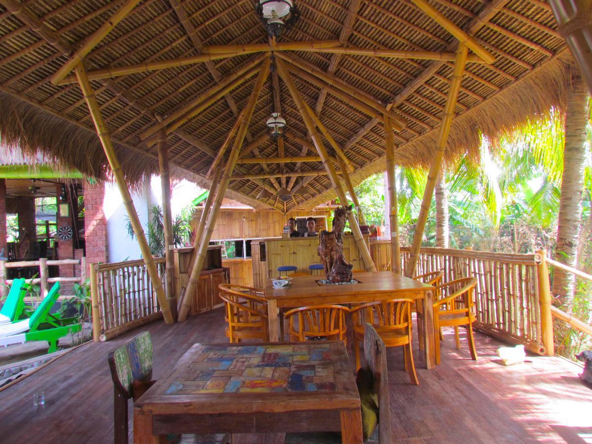Hobbit'S House Homestay Banyuwedang Exterior foto